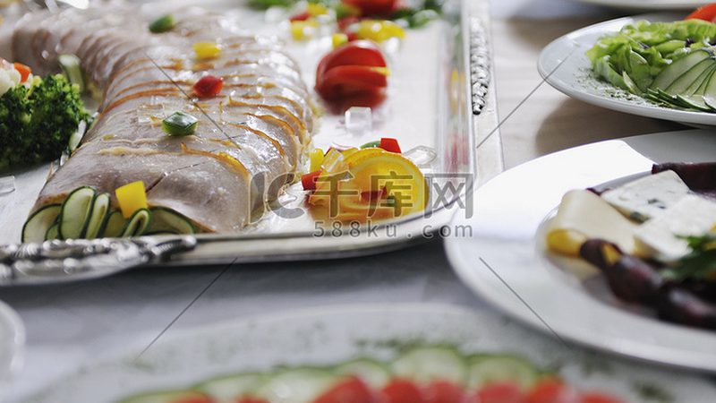 餐饮供应链安装调试，如何选择专业服务？**