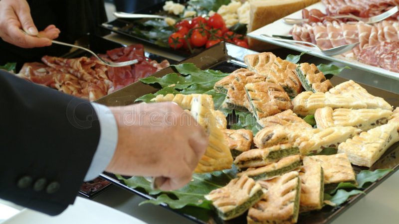 餐饮加盟合同中的“陷阱”：如何识别霸王条款**